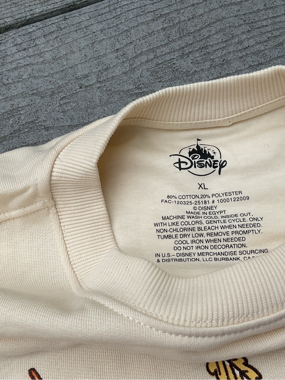 Walt Disney World Pumpkin Spice Mickey & Minnie Crewneck Sweatshirt NWT XL - Picture 3 of 7